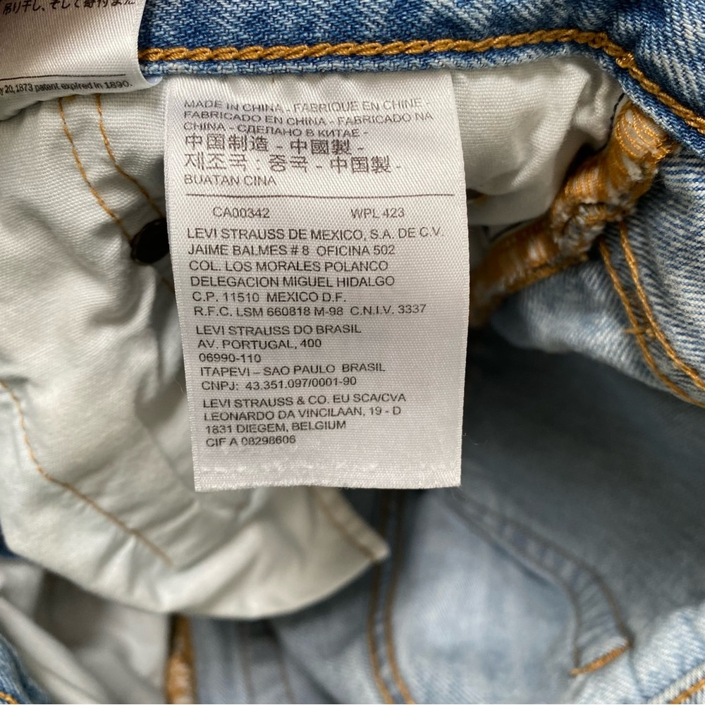 Levi’s 501 straight leg ripped jeans - Picture 8 of 10